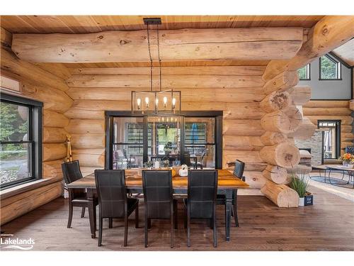 44 North Waseosa Lake Road, Huntsville, ON - Indoor Photo Showing Dining Room