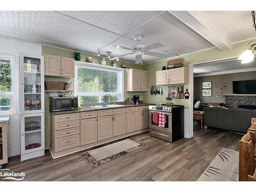 166 Bayview Avenue, Clarksburg, ON - Indoor Photo Showing Kitchen