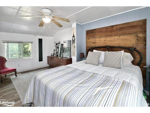 166 Bayview Avenue, Clarksburg, ON - Indoor Photo Showing Bedroom