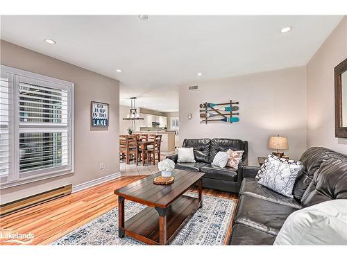 402 Mariners Way, Collingwood, ON - Indoor Photo Showing Living Room