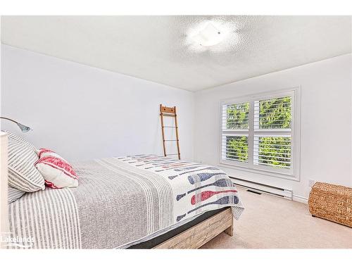 402 Mariners Way, Collingwood, ON - Indoor Photo Showing Bedroom