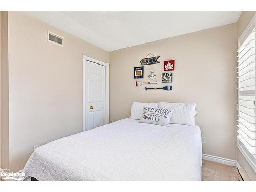 402 Mariners Way, Collingwood, ON - Indoor Photo Showing Bedroom