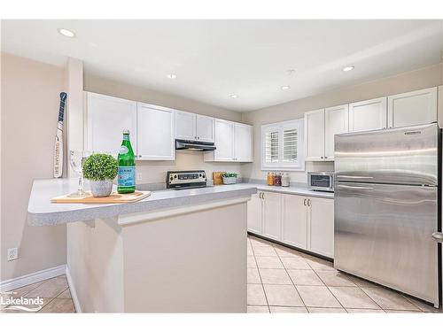 402 Mariners Way, Collingwood, ON - Indoor Photo Showing Kitchen