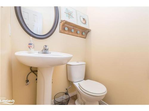 337 Ontario Street, Burk'S Falls, ON - Indoor Photo Showing Bathroom