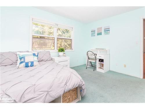 337 Ontario Street, Burk'S Falls, ON - Indoor Photo Showing Bedroom