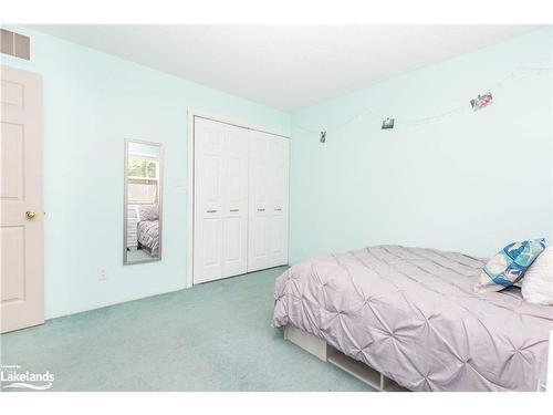 337 Ontario Street, Burk'S Falls, ON - Indoor Photo Showing Bedroom