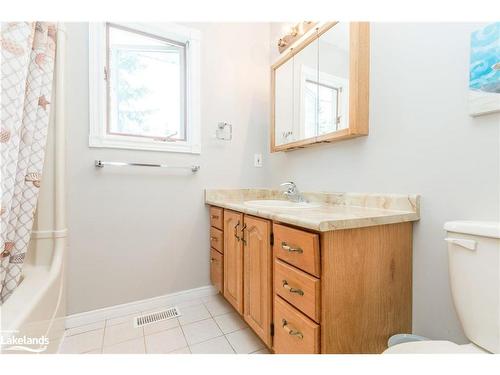 337 Ontario Street, Burk'S Falls, ON - Indoor Photo Showing Bathroom