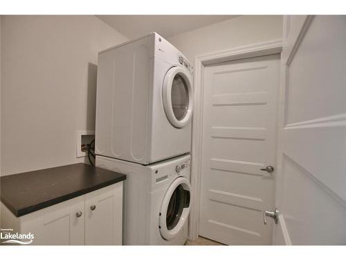 47 Chestnut Lane, Wasaga Beach, ON - Indoor Photo Showing Laundry Room