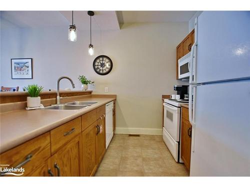 117-125 Fairway Court, Town Of Blue Mountains, ON - Indoor Photo Showing Kitchen With Double Sink