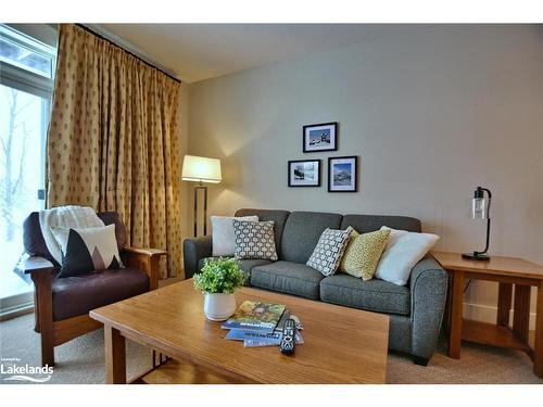 117-125 Fairway Court, Town Of Blue Mountains, ON - Indoor Photo Showing Living Room