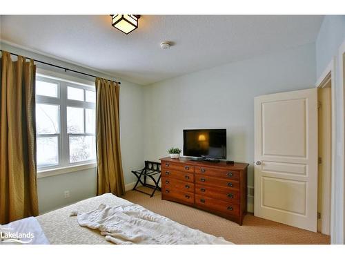 117-125 Fairway Court, Town Of Blue Mountains, ON - Indoor Photo Showing Bedroom