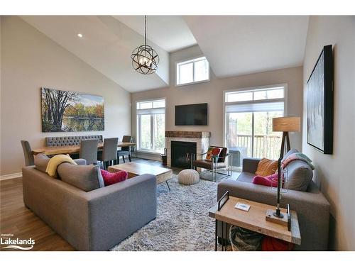 18 Robbie Way, Collingwood, ON - Indoor Photo Showing Living Room With Fireplace