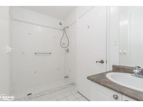 205-4 Beck Boulevard, Penetanguishene, ON - Indoor Photo Showing Bathroom