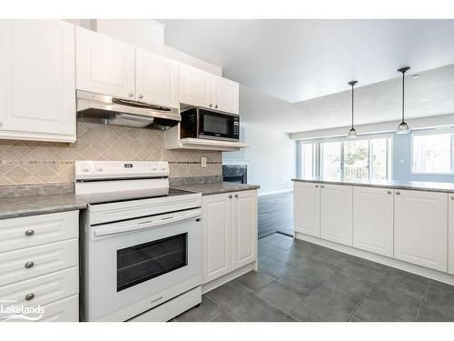 205-4 Beck Boulevard, Penetanguishene, ON - Indoor Photo Showing Kitchen