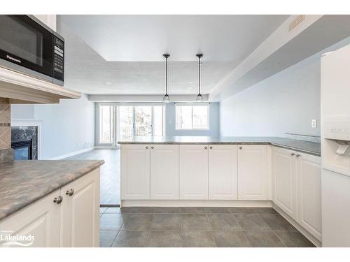 205-4 Beck Boulevard, Penetanguishene, ON - Indoor Photo Showing Kitchen