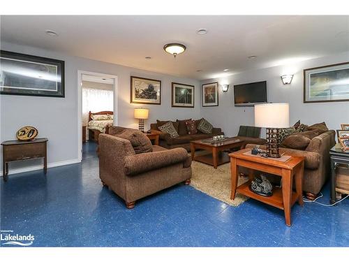 392 William Street, Victoria Harbour, ON - Indoor Photo Showing Living Room