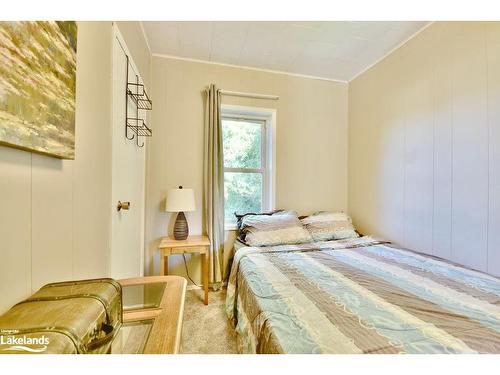 37 Chatham Street, Penetanguishene, ON - Indoor Photo Showing Bedroom