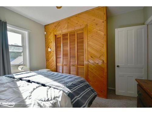 37 Chatham Street, Penetanguishene, ON - Indoor Photo Showing Bedroom