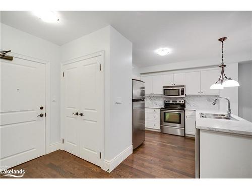 104-391 James Street W, Gravenhurst, ON - Indoor Photo Showing Kitchen