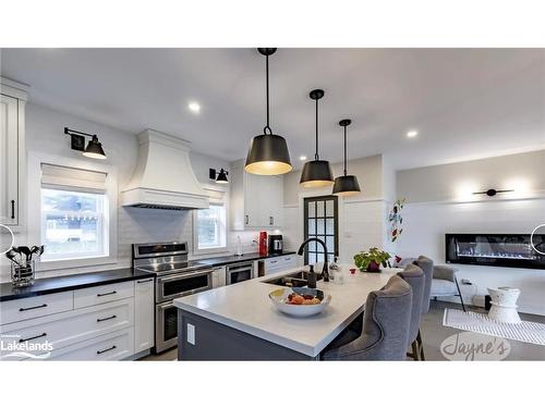 26 Harris Street, Port Carling, ON - Indoor Photo Showing Kitchen With Upgraded Kitchen