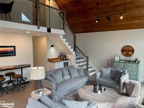 26 Harris Street, Port Carling, ON - Indoor Photo Showing Living Room