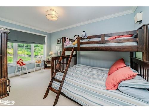 8 St Andrews Circle, Huntsville, ON - Indoor Photo Showing Bedroom