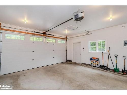 8 St Andrews Circle, Huntsville, ON - Indoor Photo Showing Garage