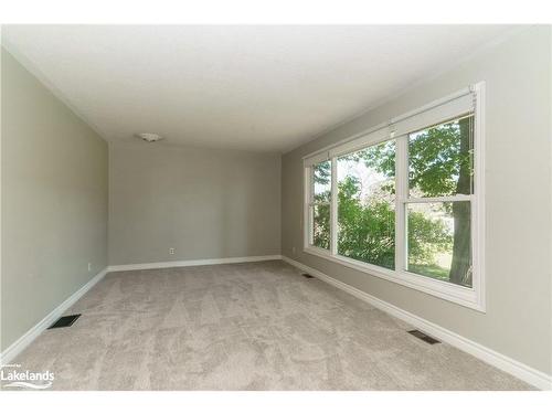 5 Fairlawn Boulevard, Bracebridge, ON - Indoor Photo Showing Other Room