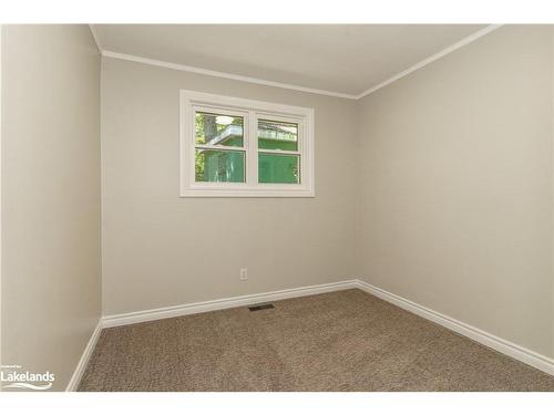 5 Fairlawn Boulevard, Bracebridge, ON - Indoor Photo Showing Other Room