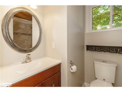 5 Fairlawn Boulevard, Bracebridge, ON - Indoor Photo Showing Bathroom