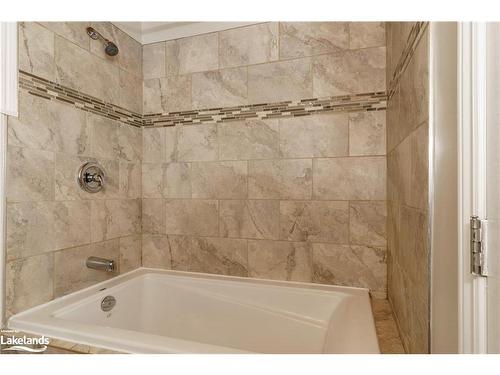 5 Fairlawn Boulevard, Bracebridge, ON - Indoor Photo Showing Bathroom