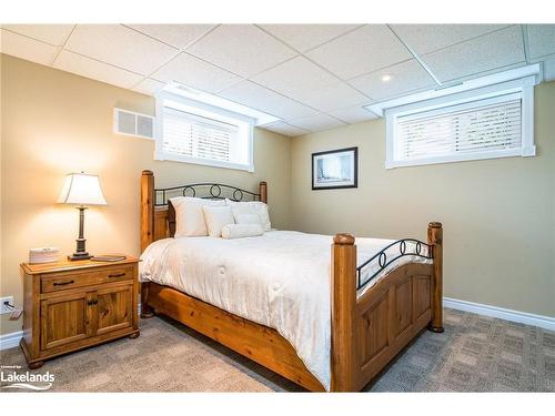 20 Trails End, Collingwood, ON - Indoor Photo Showing Bedroom