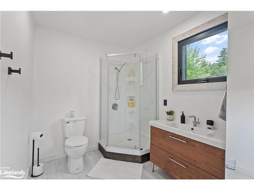 1594 Doe Lake Road, Gravenhurst, ON - Indoor Photo Showing Bathroom