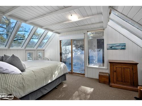 4-242 Arrowhead Road, The Blue Mountains, ON - Indoor Photo Showing Bedroom