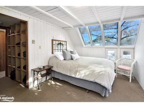 4-242 Arrowhead Road, The Blue Mountains, ON - Indoor Photo Showing Bedroom