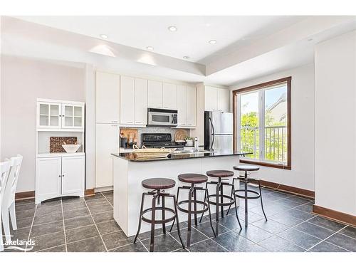 18-104 Farm Gate Road, The Blue Mountains, ON - Indoor Photo Showing Kitchen