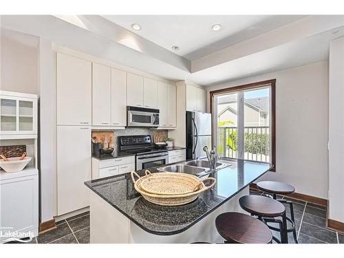 18-104 Farm Gate Road, The Blue Mountains, ON - Indoor Photo Showing Kitchen With Double Sink