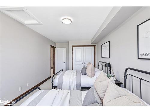 18-104 Farm Gate Road, The Blue Mountains, ON - Indoor Photo Showing Bedroom