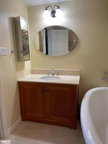 850 Suncrest Circle, Collingwood, ON - Indoor Photo Showing Bathroom