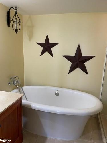 850 Suncrest Circle, Collingwood, ON - Indoor Photo Showing Bathroom