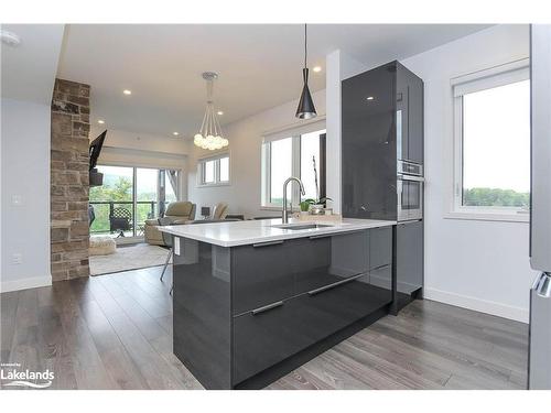 402-16 Beckwith Lane, The Blue Mountains, ON - Indoor Photo Showing Kitchen With Upgraded Kitchen