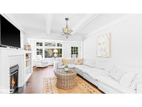 300 2Nd Avenue E, Owen Sound, ON - Indoor Photo Showing Living Room With Fireplace