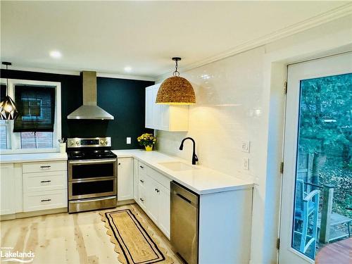 300 2Nd Avenue E, Owen Sound, ON - Indoor Photo Showing Kitchen