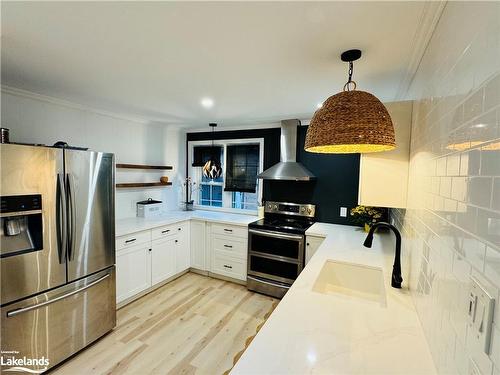 300 2Nd Avenue E, Owen Sound, ON - Indoor Photo Showing Kitchen