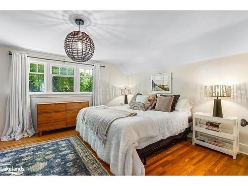 300 2Nd Avenue E, Owen Sound, ON - Indoor Photo Showing Bedroom