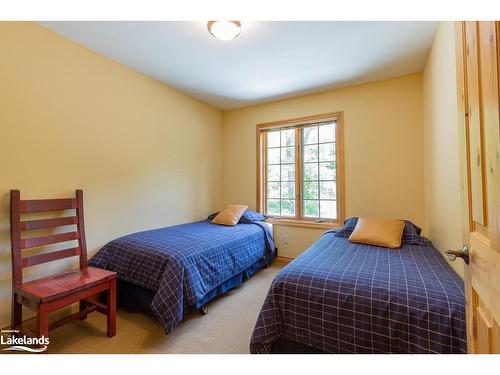 6 Wk9-1111 Dwight Beach Road, Lake Of Bays, ON - Indoor Photo Showing Bedroom