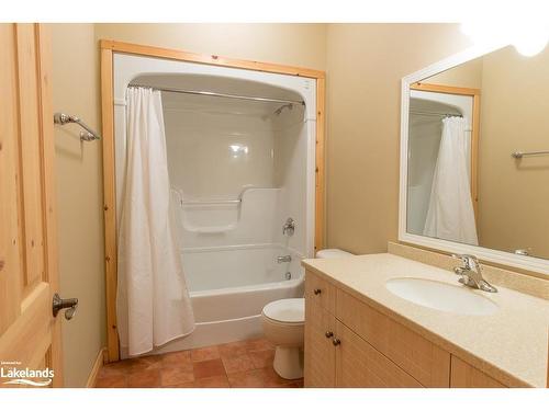 6 Wk9-1111 Dwight Beach Road, Lake Of Bays, ON - Indoor Photo Showing Bathroom