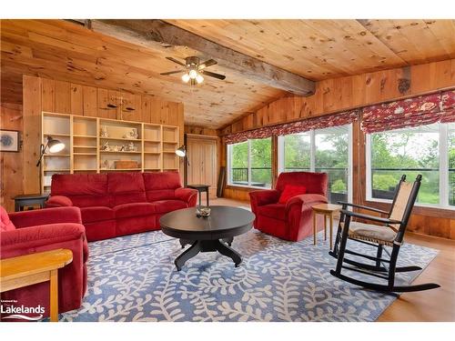 12 Maple Avenue, Huntsville, ON - Indoor Photo Showing Living Room