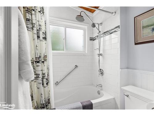 12 Maple Avenue, Huntsville, ON - Indoor Photo Showing Bathroom