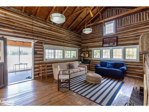 2 Island 860, Honey Harbour, ON - Indoor Photo Showing Living Room